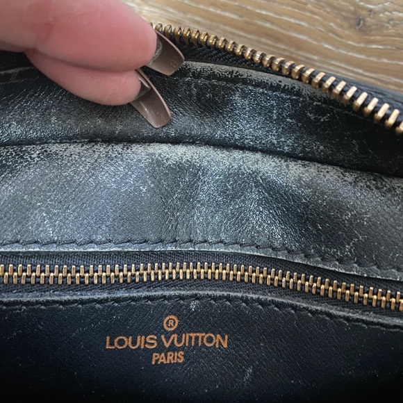 Authentic Louis Vuitton crossbody ❌SOLD❌ - Picture 11 of 16